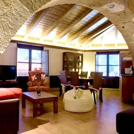 Daire Comfortable With Balcony In View Villalpando