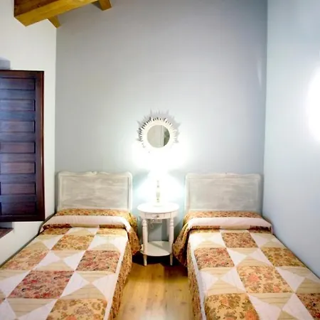Comfortable With Balcony In View * Villalpando